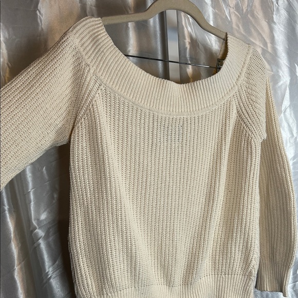 Abercrombie & Fitch Cream Scoop Neck Sweater - Picture 4 of 4